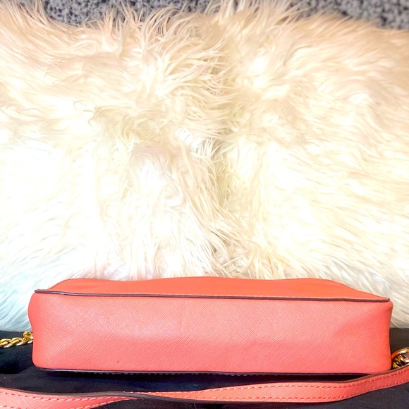 Michael Kors Pink Jet Set Large Crossbody Purse - Picture 5 of 8